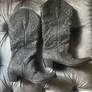 Embroidered Black Western Boots